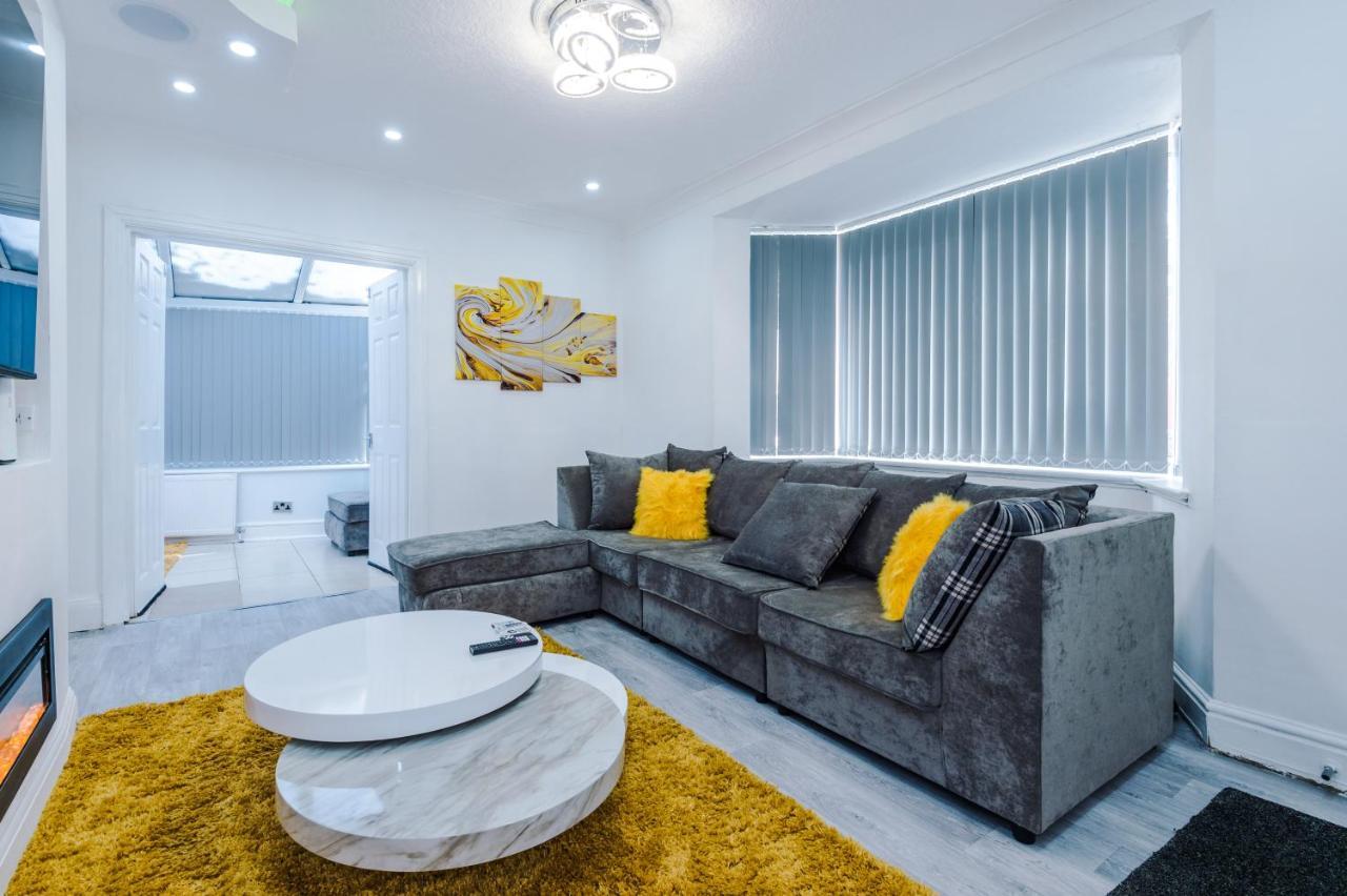 Nice Three Bedroom House In 曼彻斯特 外观 照片